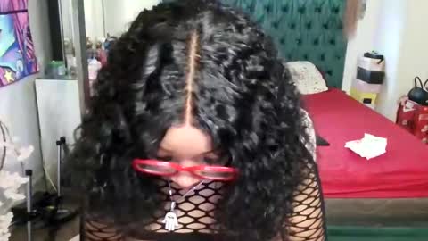 Snapshot of pretty69queen chatting on 12, 9, 2025 Yasmine pretty online show from 12, 9, 2025