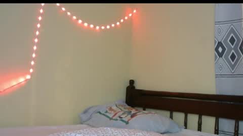 pretty__lisa online show from 2, 11, 2025