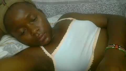 Snapshot of pretty_abella chatting on 14, 10, 2025 abella online show from 14, 10, 2025