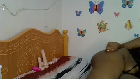 Snapshot of pretty_dey chatting on 11, 11, 2025 pretty_dey online show from 11, 11, 2025