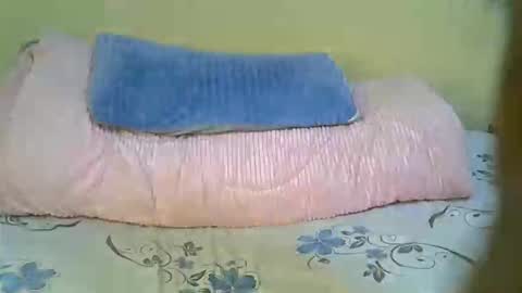 Snapshot of pretty_liny chatting on 17, 10, 2025 pretty_liny online show from 17, 10, 2025