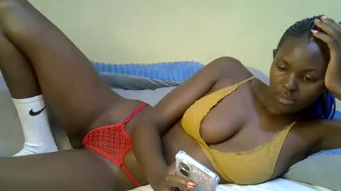 Snapshot of pretty_liny chatting on 19, 10, 2025 pretty_liny online show from 19, 10, 2025