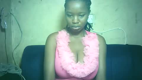 Snapshot of pretty_milan chatting on 15, 12, 2025 pretty_milan online show from 15, 12, 2025