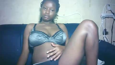 Snapshot of pretty_milan chatting on 22, 12, 2025 pretty_milan online show from 22, 12, 2025