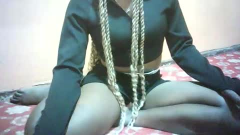 Snapshot of pretty_milan chatting on 7, 1, 2026 pretty_milan online show from 7, 1, 2026