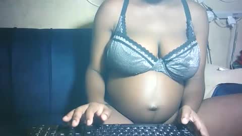 Snapshot of pretty_milan chatting on 9, 3, 2026 pretty_milan online show from 9, 3, 2026