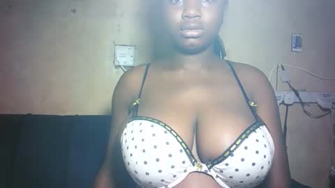 Snapshot of pretty_milan chatting on 19, 3, 2026 pretty_milan online show from 19, 3, 2026