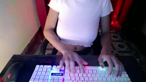 Snapshot of pretty_morina143 chatting on 5, 12, 2025 christina online show from 5, 12, 2025