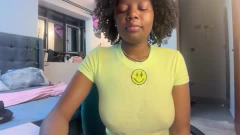 Snapshot of pretty_peaches chatting on 19, 5, 2026 Pretty peaches online show from 19, 5, 2026