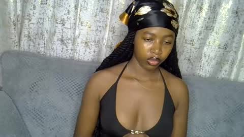 Snapshot of pretty_petite24 chatting on 24, 6, 2026 pretty_petite24 online show from 24, 6, 2026