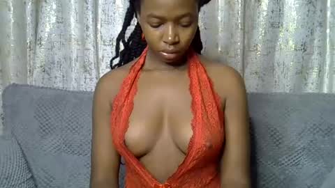 Snapshot of pretty_petite24 chatting on 26, 6, 2026 pretty_petite24 online show from 26, 6, 2026