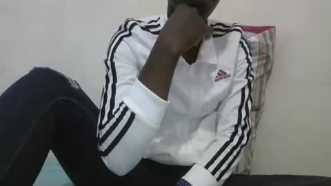 Snapshot of pretty_petite_ebony chatting on 17, 12, 2024 pretty_petite_ebony online show from 17, 12, 2024