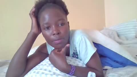 Snapshot of pretty_petite_ebony chatting on 1, 1, 2025 pretty_petite_ebony online show from 1, 1, 2025