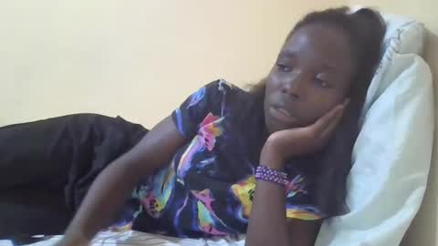 Snapshot of pretty_petite_ebony chatting on 13, 1, 2025 pretty_petite_ebony online show from 13, 1, 2025