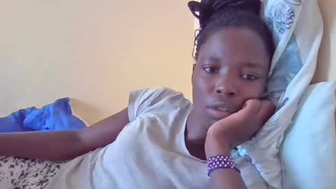 Snapshot of pretty_petite_ebony chatting on 26, 2, 2025 pretty_petite_ebony online show from 26, 2, 2025