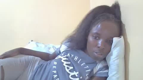 Snapshot of pretty_petite_ebony chatting on 10, 3, 2025 pretty_petite_ebony online show from 10, 3, 2025