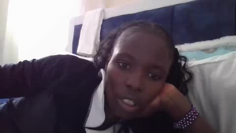 Snapshot of pretty_petite_ebony chatting on 10, 9, 2025 pretty_petite_ebony online show from 10, 9, 2025