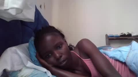 Snapshot of pretty_petite_ebony chatting on 25, 9, 2025 pretty_petite_ebony online show from 25, 9, 2025