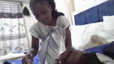 Snapshot of pretty_petite_ebony chatting on 5, 10, 2025 pretty_petite_ebony online show from 5, 10, 2025