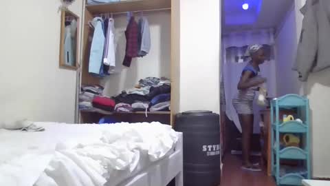 Snapshot of pretty_petite_ebony chatting on 18, 10, 2025 pretty_petite_ebony online show from 18, 10, 2025