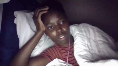 Snapshot of pretty_petite_ebony chatting on 30, 10, 2025 pretty_petite_ebony online show from 30, 10, 2025