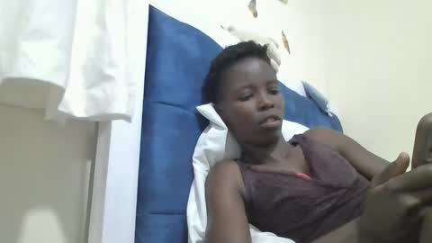 Snapshot of pretty_petite_ebony chatting on 26, 11, 2025 pretty_petite_ebony online show from 26, 11, 2025