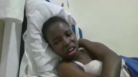 Snapshot of pretty_petite_ebony chatting on 13, 12, 2025 pretty_petite_ebony online show from 13, 12, 2025