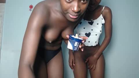 Snapshot of pretty_petitebody chatting on 20, 9, 2025 pretty_petitebody online show from 20, 9, 2025