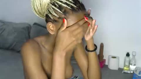 Snapshot of pretty_queennie chatting on 23, 11, 2025 Pretty doll online show from 23, 11, 2025