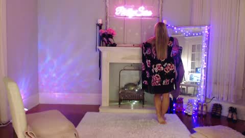 Snapshot of pretty_sara chatting on 3, 1, 2025 Pretty Sara online show from 3, 1, 2025