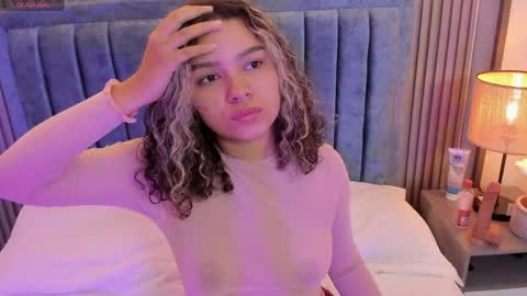 Snapshot of pretty_sunlight_ chatting on 7, 6, 2026 Daisy Flower online show from 7, 6, 2026
