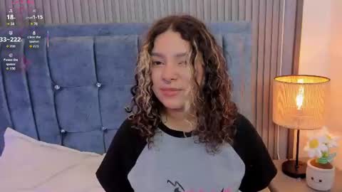 Snapshot of pretty_sunlight_ chatting on 18, 7, 2026 Daisy Flower online show from 18, 7, 2026