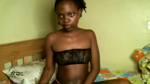 Snapshot of prettybabe02 chatting on 15, 1, 2025 SaraCattra online show from 15, 1, 2025