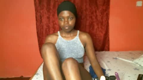 Snapshot of prettybabe02 chatting on 24, 1, 2025 SaraCattra online show from 24, 1, 2025