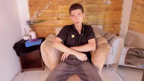 Snapshot of prettyboyy_13 chatting on 21, 11, 2025 Camilo online show from 21, 11, 2025
