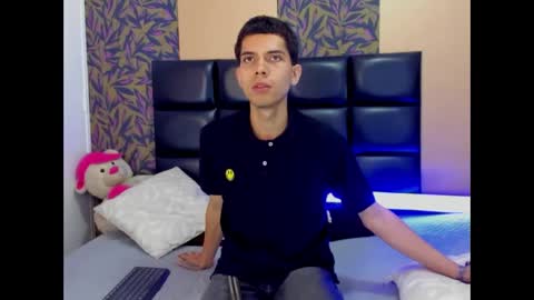 Snapshot of prettyboyy_13 chatting on 2, 12, 2025 Camilo online show from 2, 12, 2025