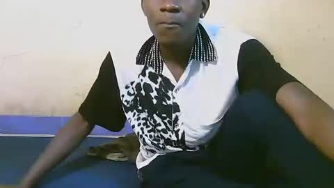 Snapshot of prettyboyz10 chatting on 15, 10, 2025 prettyboyz10 online show from 15, 10, 2025