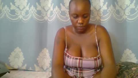 Snapshot of prettydarkskin002 chatting on 26, 4, 2026 SHANIA online show from 26, 4, 2026