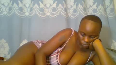 Snapshot of prettydarkskin002 chatting on 2, 5, 2026 SHANIA online show from 2, 5, 2026