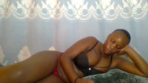 Snapshot of prettydarkskin002 chatting on 6, 5, 2026 SHANIA online show from 6, 5, 2026