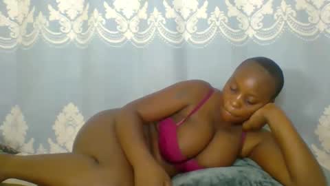 Snapshot of prettydarkskin002 chatting on 11, 5, 2026 SHANIA online show from 11, 5, 2026