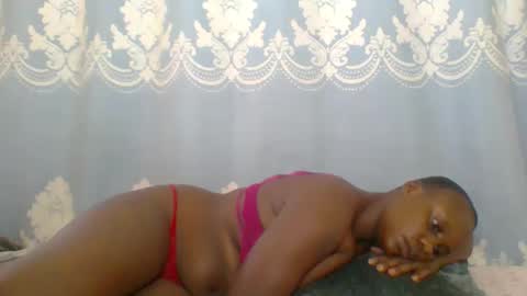 Snapshot of prettydarkskin002 chatting on 12, 5, 2026 SHANIA online show from 12, 5, 2026