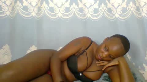 Snapshot of prettydarkskin002 chatting on 13, 5, 2026 SHANIA online show from 13, 5, 2026