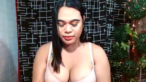 Snapshot of prettydiannara chatting on 11, 10, 2025 prettydiannara online show from 11, 10, 2025