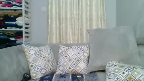 PrettyEla online show from 12, 9, 2025