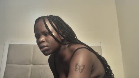 Snapshot of prettyeve25 chatting on 10, 10, 2025 eve online show from 10, 10, 2025