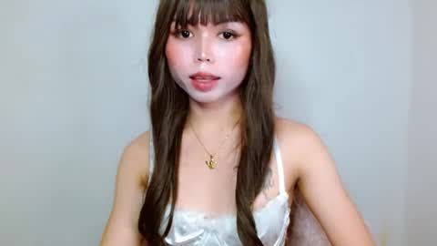 Snapshot of prettyjulian chatting on 20, 12, 2024 SEXY JULIA online show from 20, 12, 2024