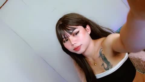 Snapshot of prettyjulian chatting on 9, 2, 2025 SEXY JULIA online show from 9, 2, 2025