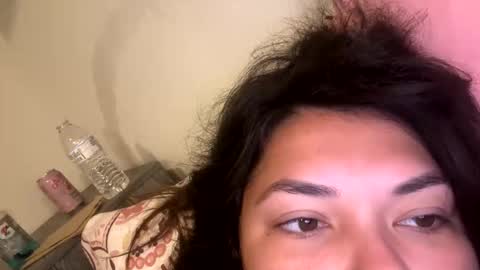 prettylatinamomma01 online show from 26, 4, 2026