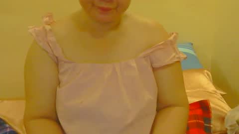 Snapshot of prettynhing chatting on 25, 4, 2026 Nhing online show from 25, 4, 2026
